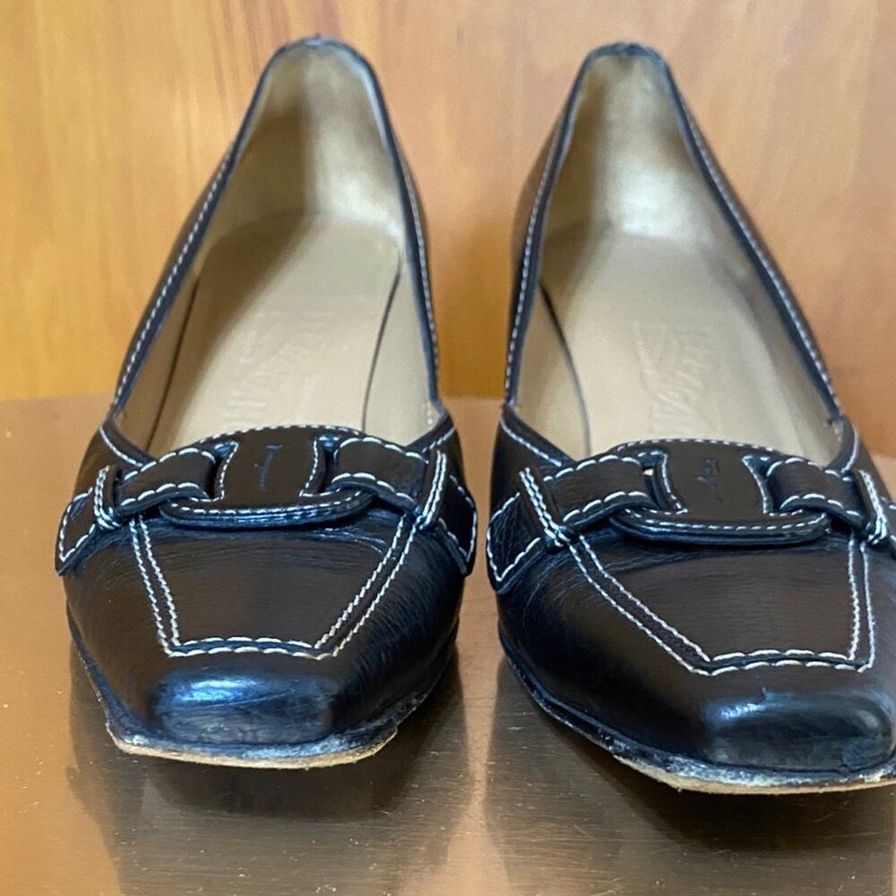 Salvatore Ferragamo Black Leather Loafers Contrast White Stitching Buckle Detail - Picture 4 of 11